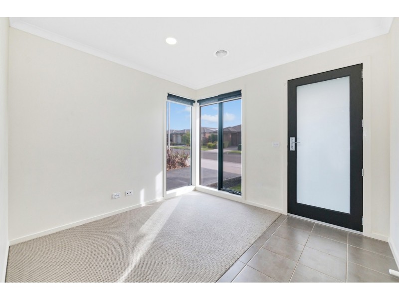 7 Illawarra Ave, Clyde VIC 3978