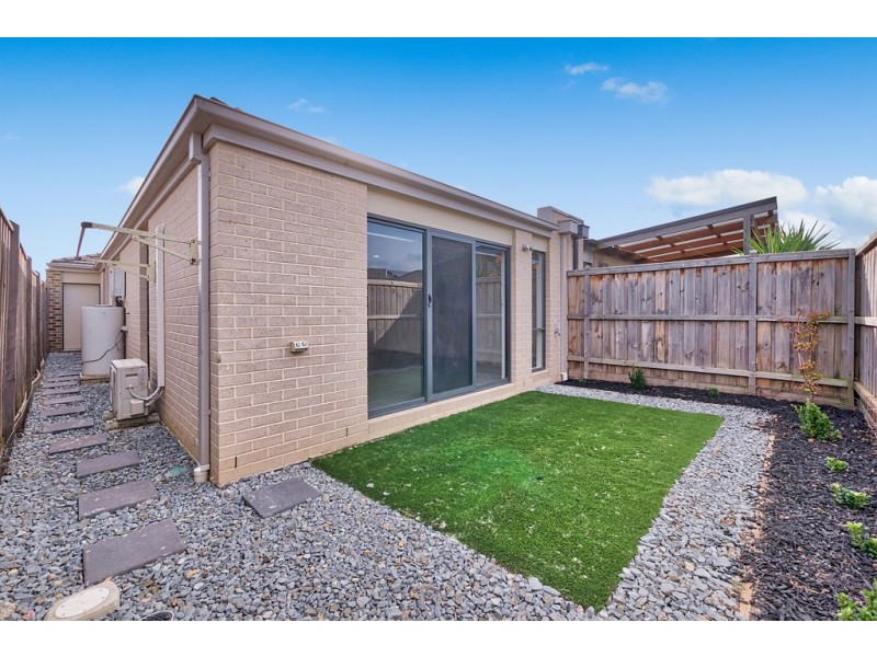 7 Illawarra Ave, Clyde VIC 3978