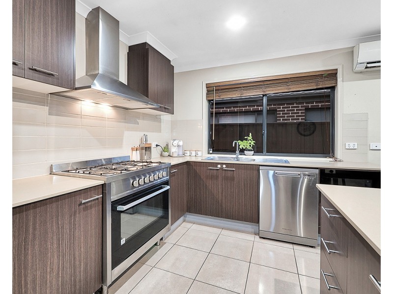 22 Macpherson Circuit, Cranbourne East VIC 3977