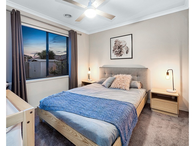 22 Macpherson Circuit, Cranbourne East VIC 3977