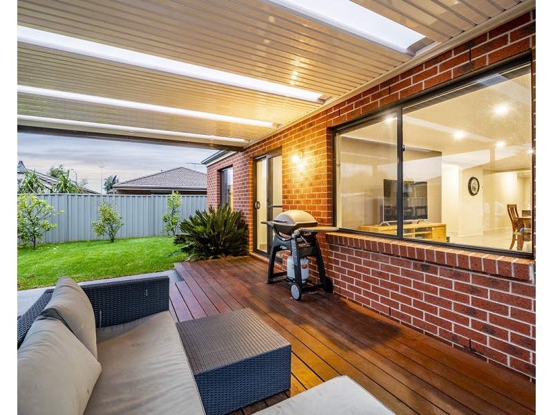 22 Macpherson Circuit, Cranbourne East VIC 3977