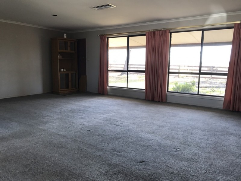 1930 Pound Road, Clyde VIC 3978