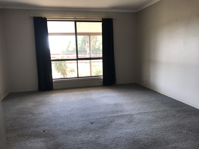 1930 Pound Road, Clyde VIC 3978