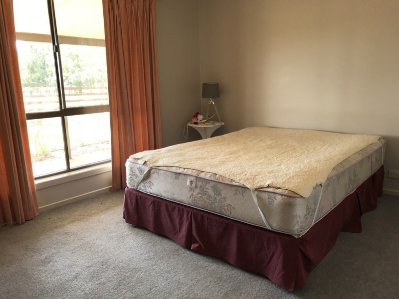 1930 Pound Road, Clyde VIC 3978