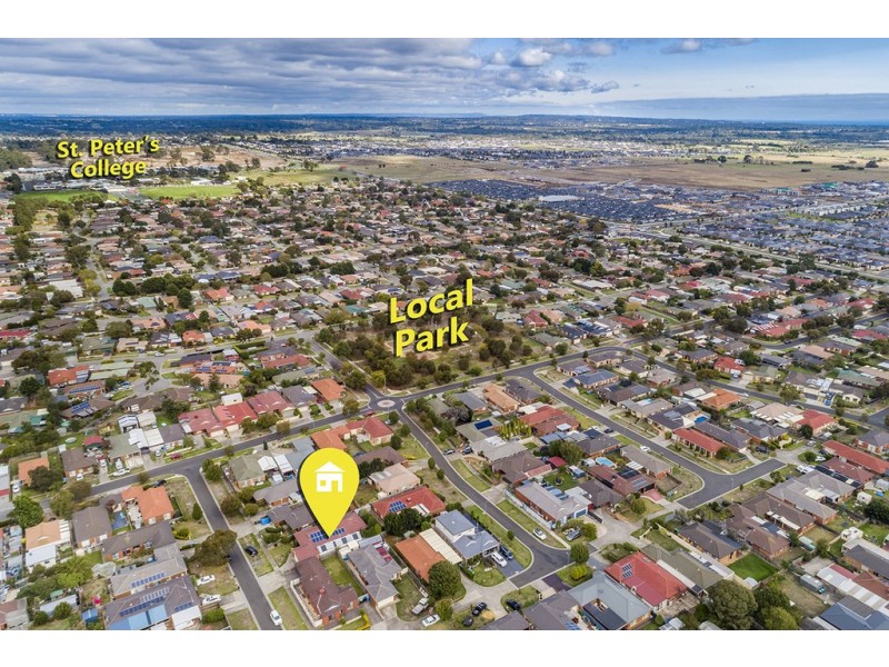 4 Gowrie Place, Cranbourne West VIC 3977