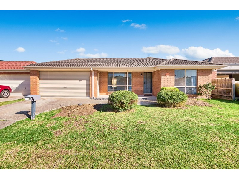 12 Greenmantle Close, Cranbourne West VIC 3977
