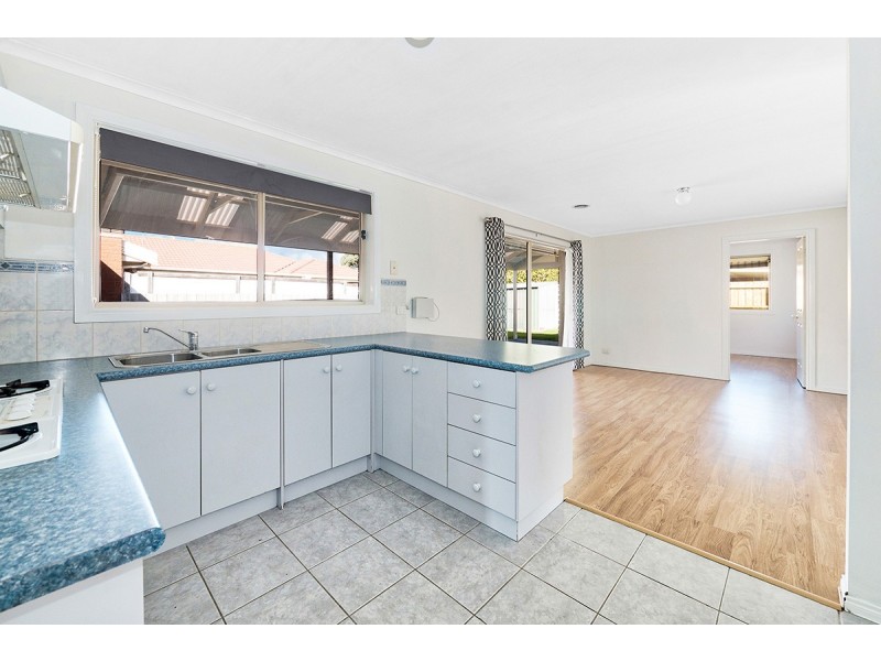 12 Greenmantle Close, Cranbourne West VIC 3977