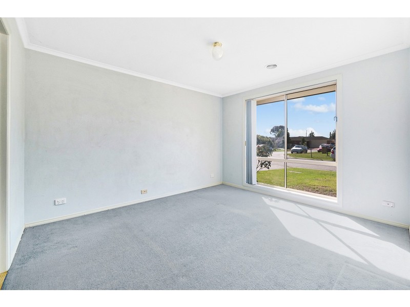 12 Greenmantle Close, Cranbourne West VIC 3977