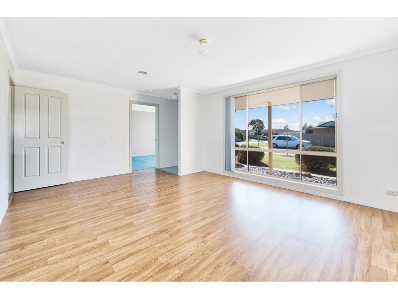 12 Greenmantle Close, Cranbourne West VIC 3977