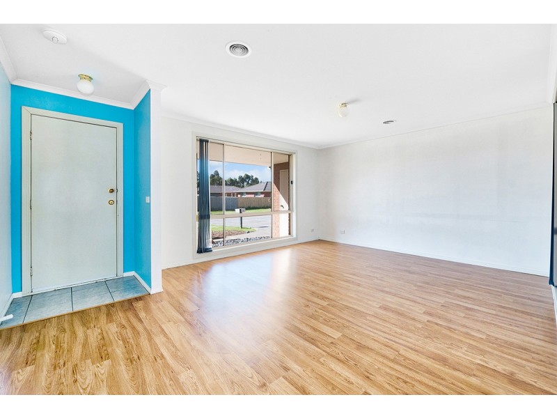 12 Greenmantle Close, Cranbourne West VIC 3977