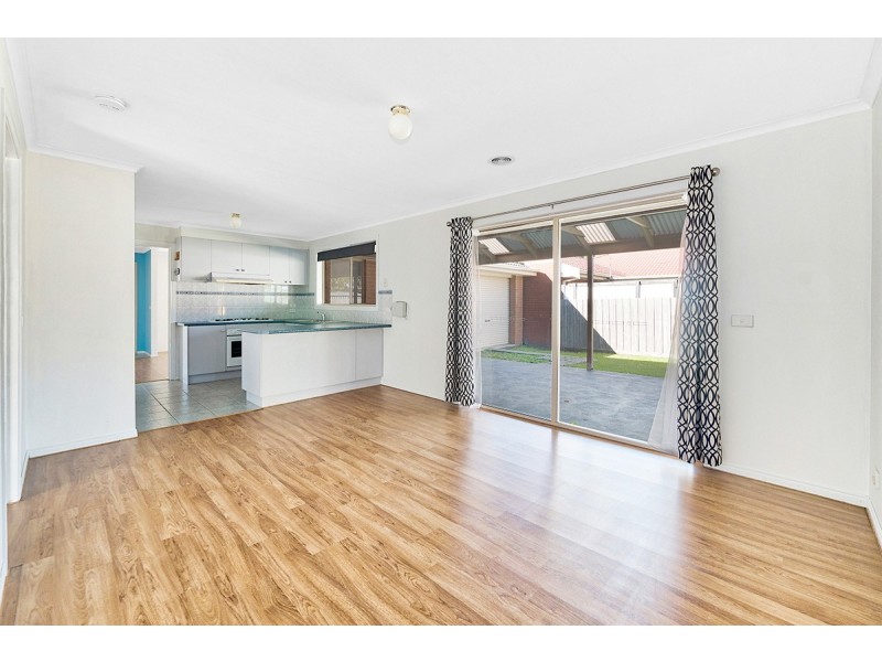 12 Greenmantle Close, Cranbourne West VIC 3977