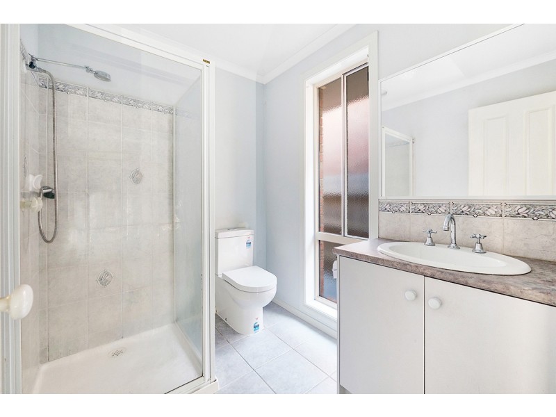 12 Greenmantle Close, Cranbourne West VIC 3977
