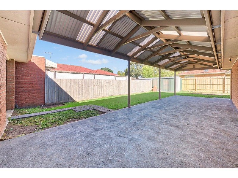 12 Greenmantle Close, Cranbourne West VIC 3977