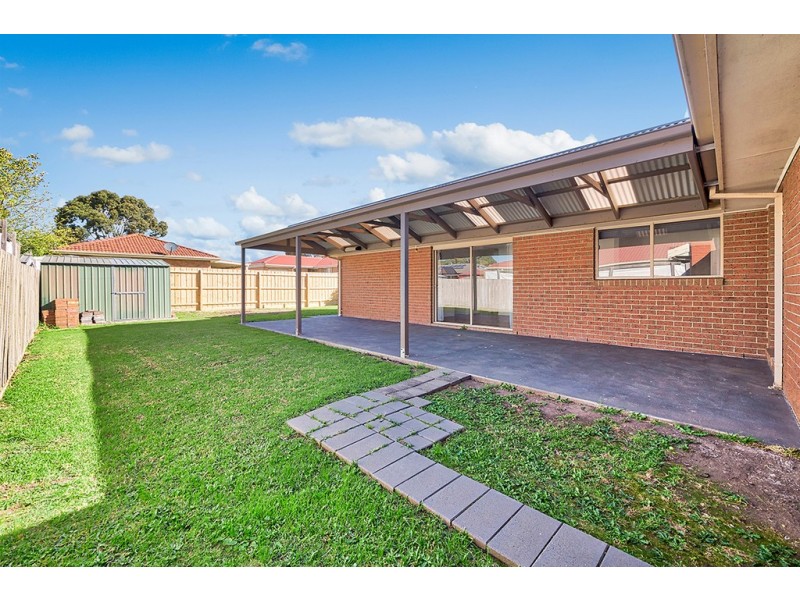 12 Greenmantle Close, Cranbourne West VIC 3977