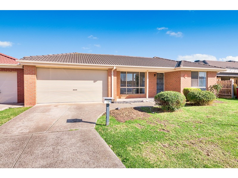 12 Greenmantle Close, Cranbourne West VIC 3977