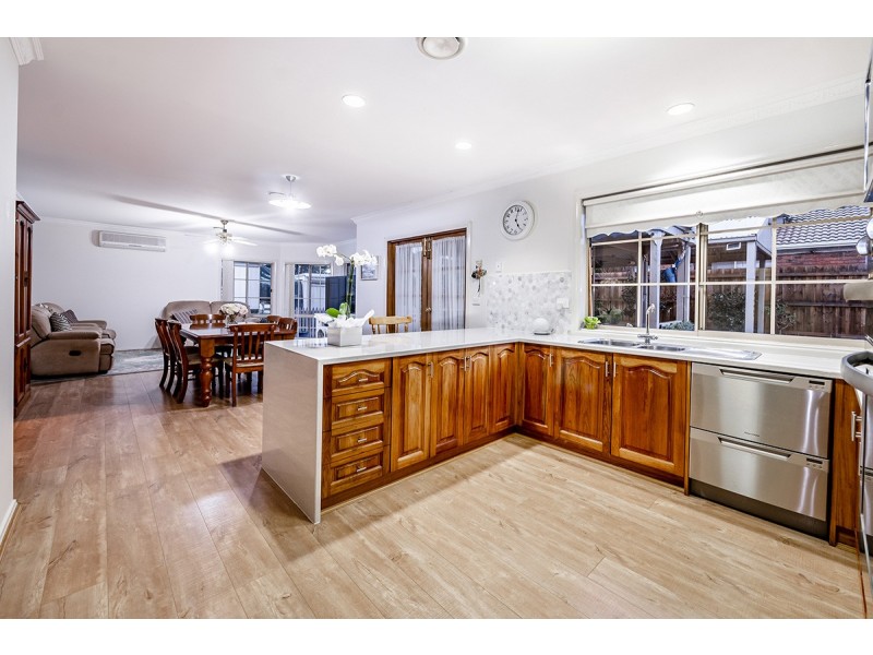 11 Kibo Court, Cranbourne North VIC 3977