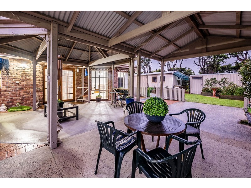 11 Kibo Court, Cranbourne North VIC 3977