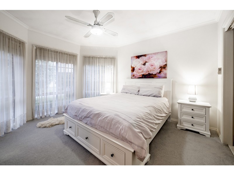 11 Kibo Court, Cranbourne North VIC 3977