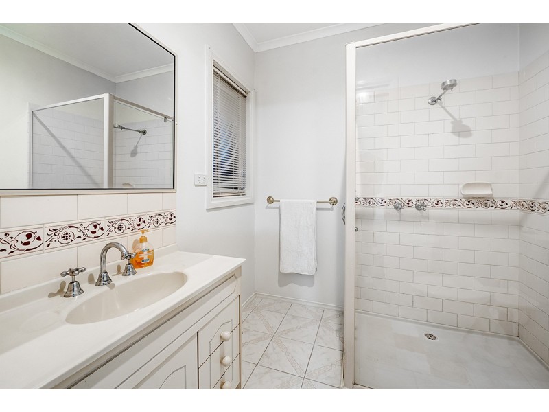 11 Kibo Court, Cranbourne North VIC 3977