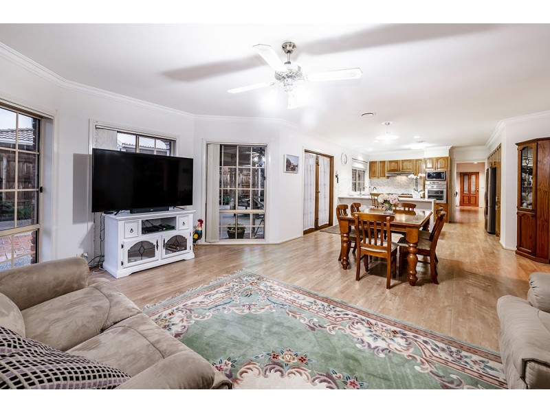 11 Kibo Court, Cranbourne North VIC 3977