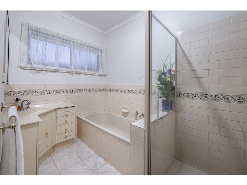 11 Kibo Court, Cranbourne North VIC 3977