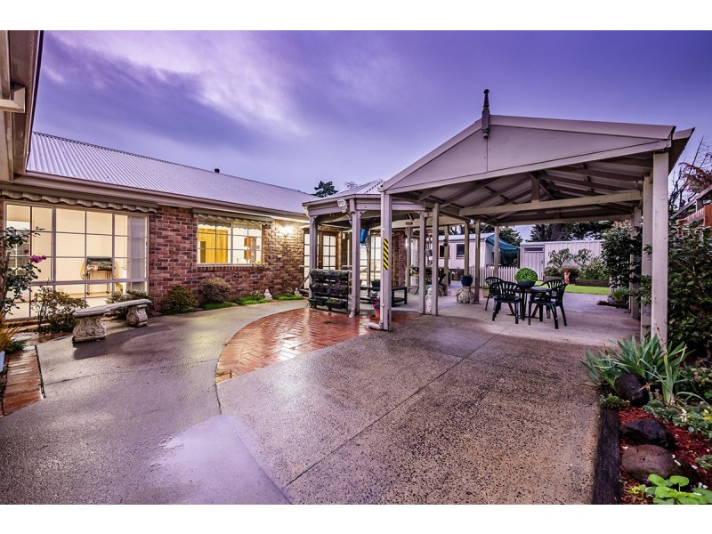 11 Kibo Court, Cranbourne North VIC 3977