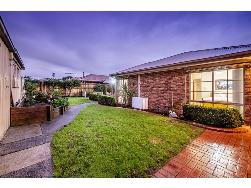11 Kibo Court, Cranbourne North VIC 3977