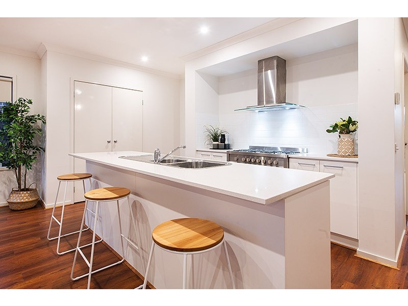 38 Quattro Avenue, Cranbourne East VIC 3977