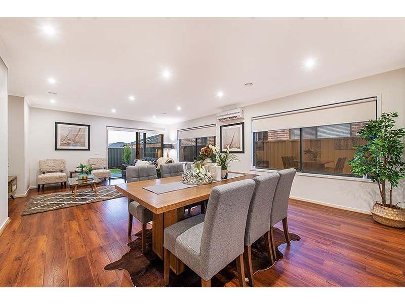 38 Quattro Avenue, Cranbourne East VIC 3977