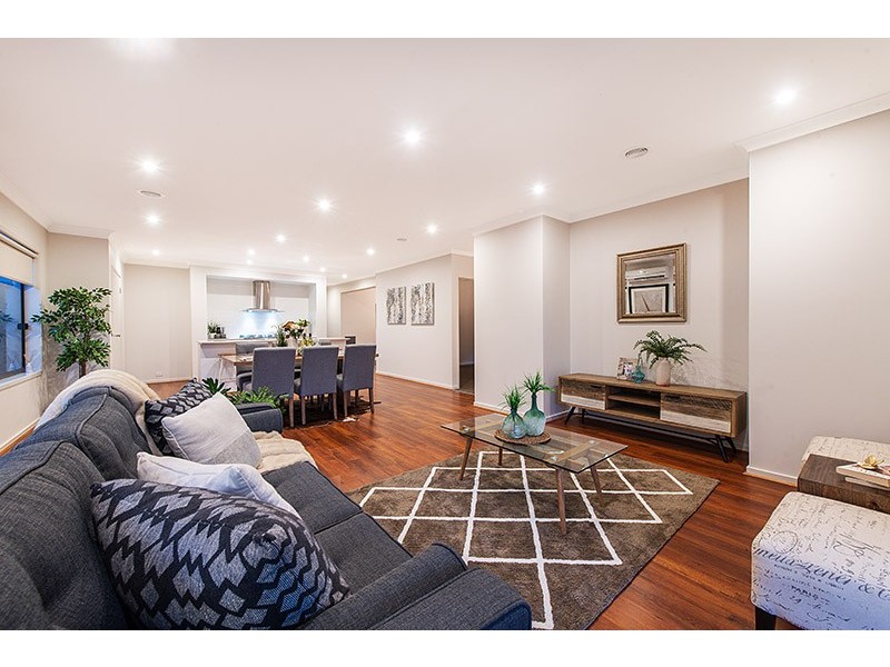 38 Quattro Avenue, Cranbourne East VIC 3977