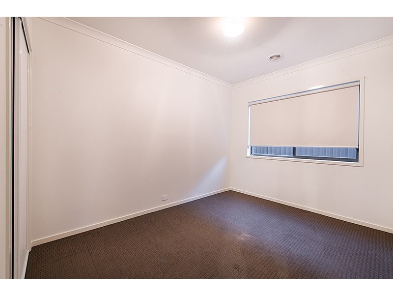 38 Quattro Avenue, Cranbourne East VIC 3977