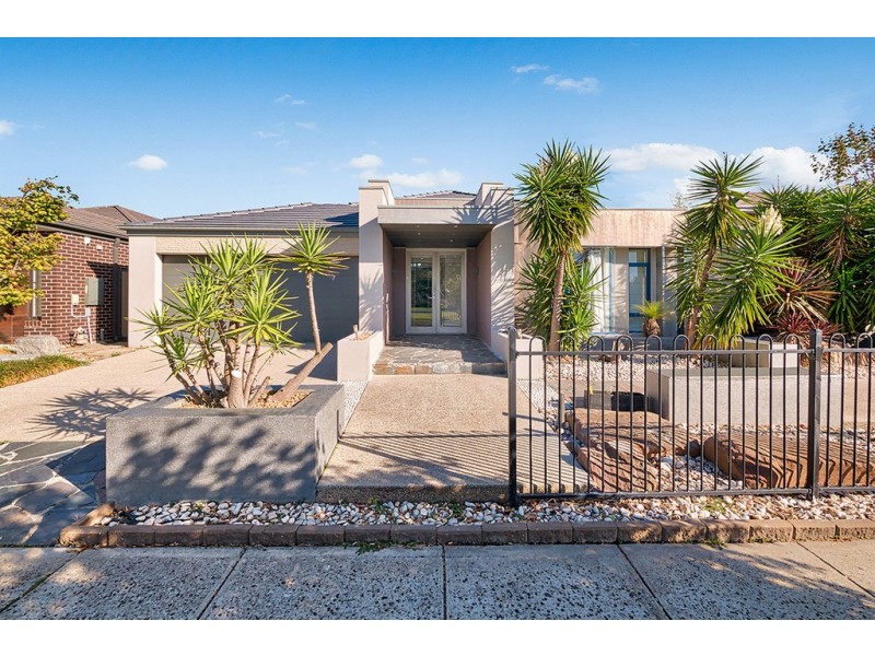 12 Waterbury Street, Cranbourne VIC 3977