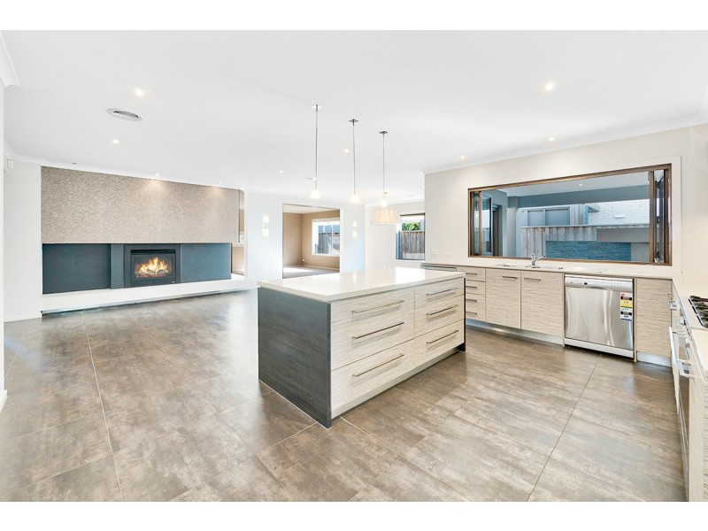 12 Waterbury Street, Cranbourne VIC 3977