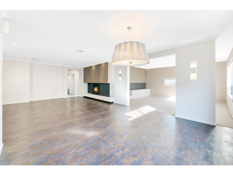 12 Waterbury Street, Cranbourne VIC 3977