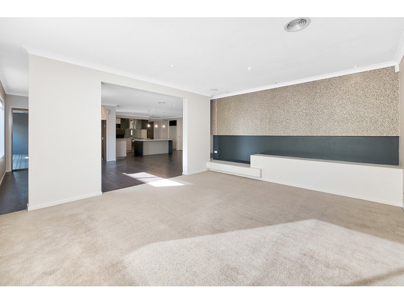 12 Waterbury Street, Cranbourne VIC 3977