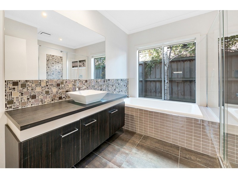 12 Waterbury Street, Cranbourne VIC 3977