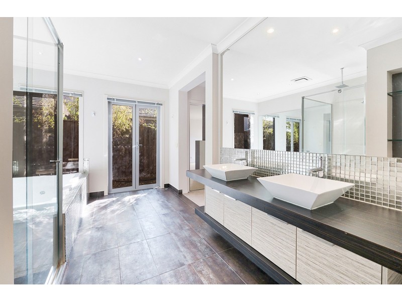 12 Waterbury Street, Cranbourne VIC 3977