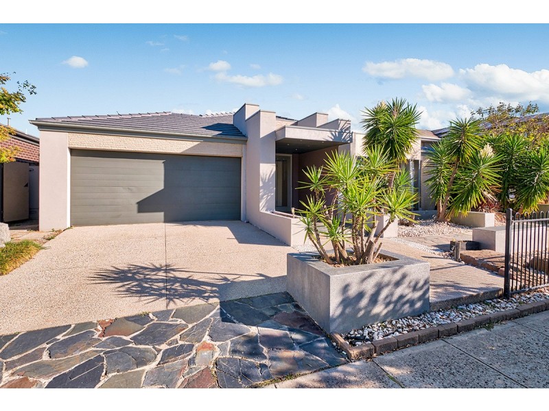 12 Waterbury Street, Cranbourne VIC 3977