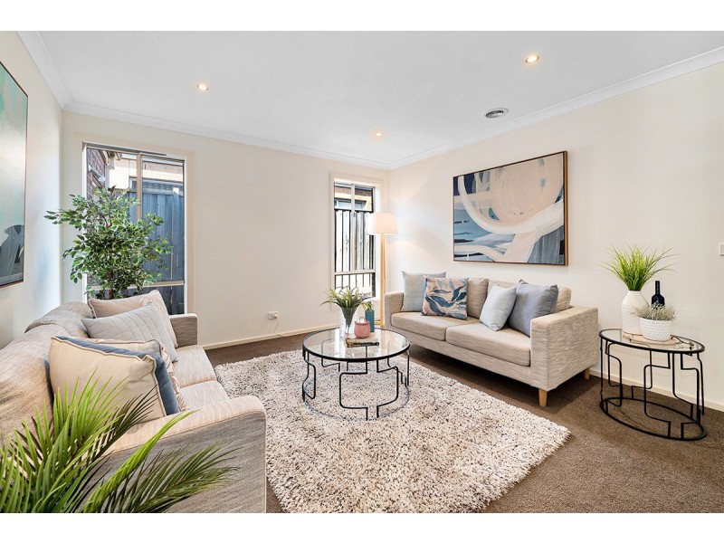 45 Chantenay Parade, Cranbourne North VIC 3977
