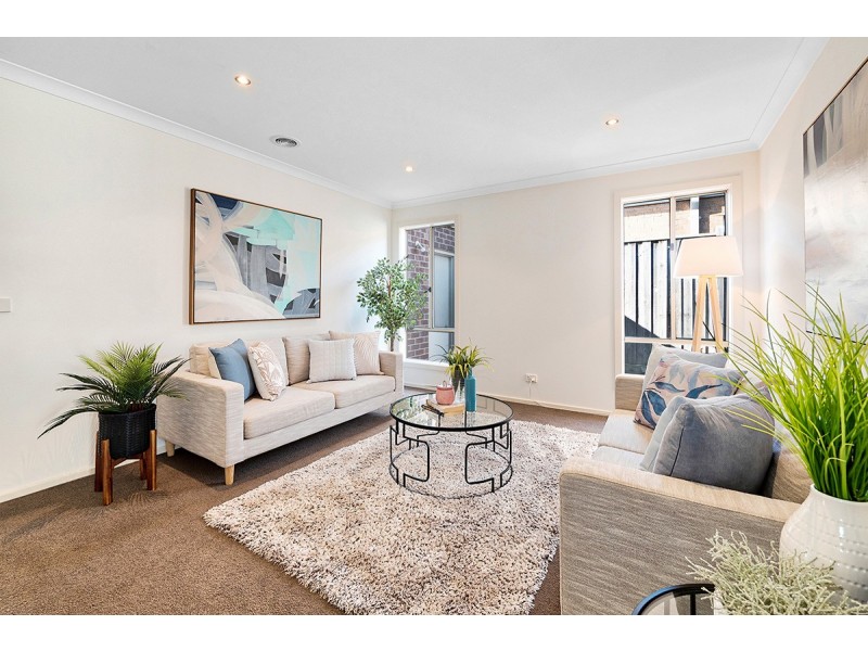 45 Chantenay Parade, Cranbourne North VIC 3977