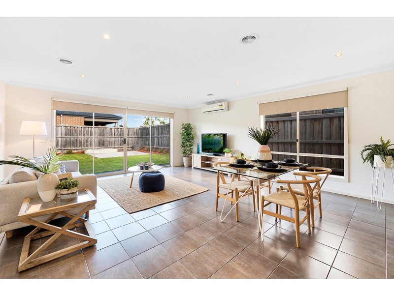 45 Chantenay Parade, Cranbourne North VIC 3977