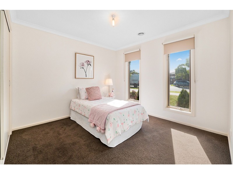 45 Chantenay Parade, Cranbourne North VIC 3977