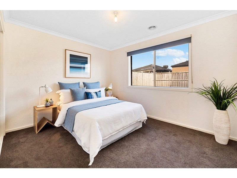 45 Chantenay Parade, Cranbourne North VIC 3977