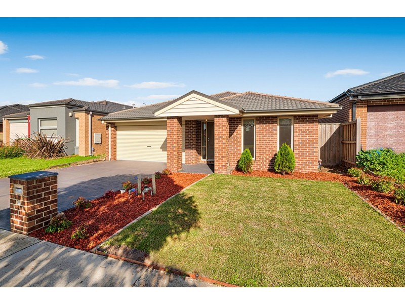 45 Chantenay Parade, Cranbourne North VIC 3977