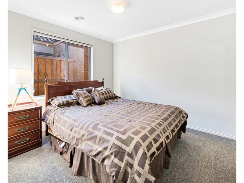 13 Greenglade Way, Cranbourne East VIC 3977