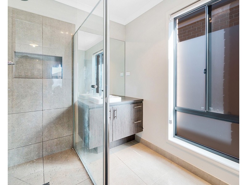 13 Greenglade Way, Cranbourne East VIC 3977