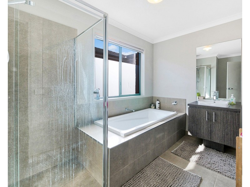 13 Greenglade Way, Cranbourne East VIC 3977