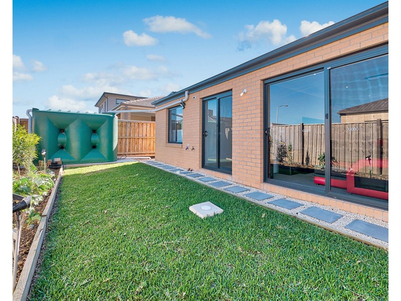 13 Greenglade Way, Cranbourne East VIC 3977