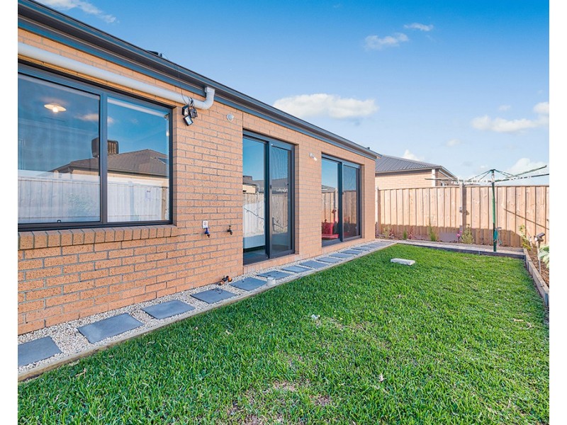 13 Greenglade Way, Cranbourne East VIC 3977