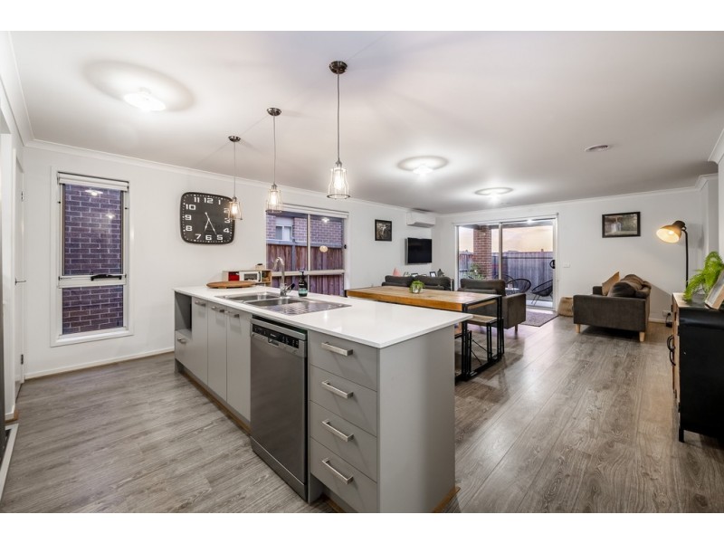 68 Quarters Boulevard, Cranbourne West VIC 3977